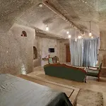 Hera Cave Гьореме