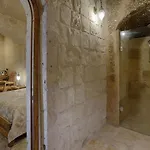 Hera Cave 3*