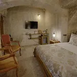 Hera Cave 3*