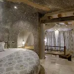 Hera Cave Гьореме
