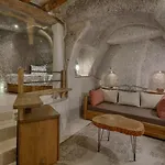 Готель Hera Cave