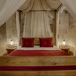 Hera Cave Готель 3*