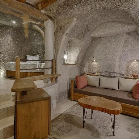 Hotel Hera Cave