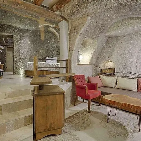 Hotel Hera Cave 3*