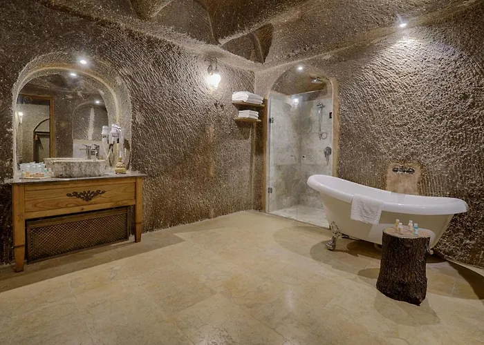 Hera Cave 3* Γκόρεμε