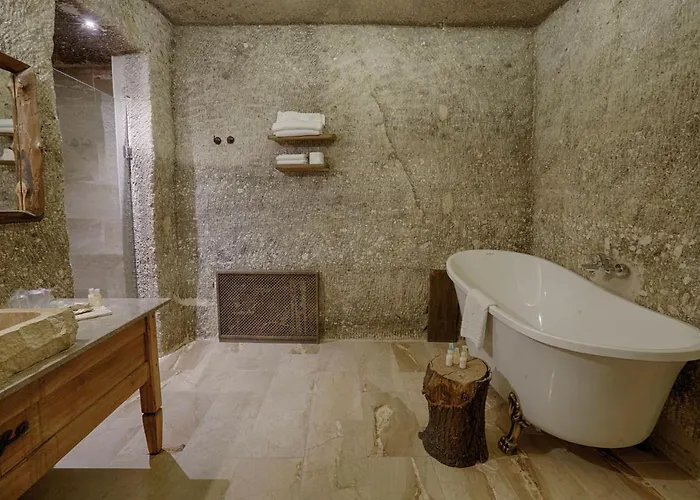 Hera Cave 3* Γκόρεμε