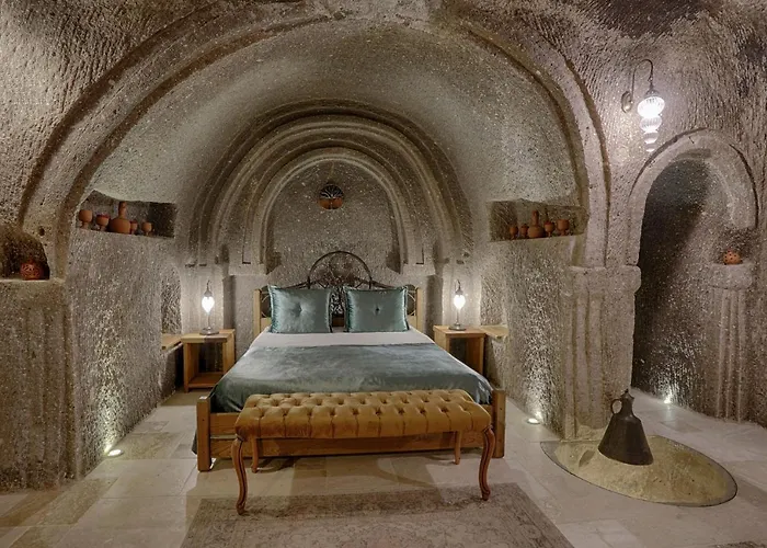 Hera Cave 3* Γκόρεμε